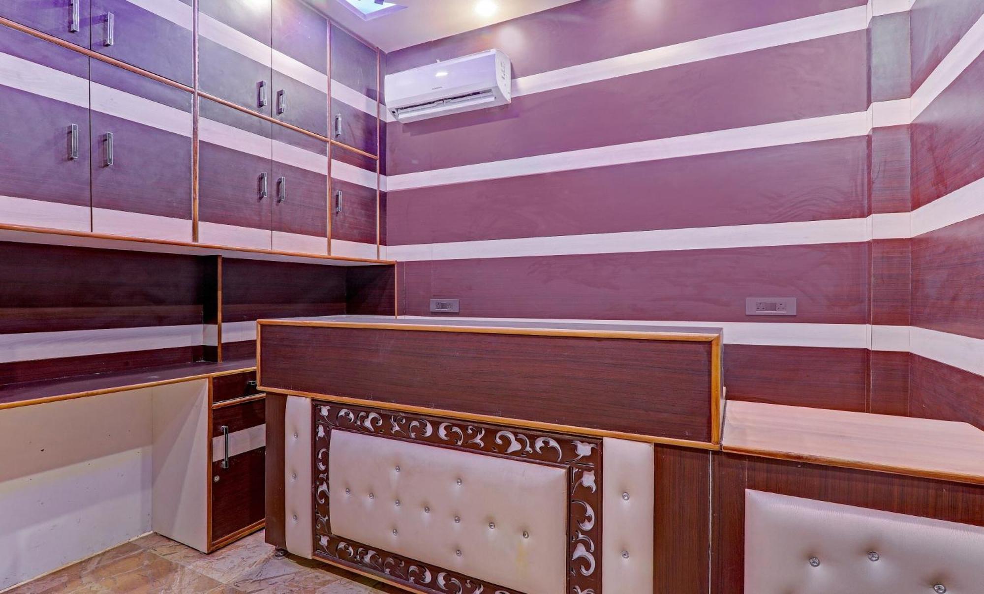 Отель Super Townhouse Riddhi Residency Лакхнау Экстерьер фото