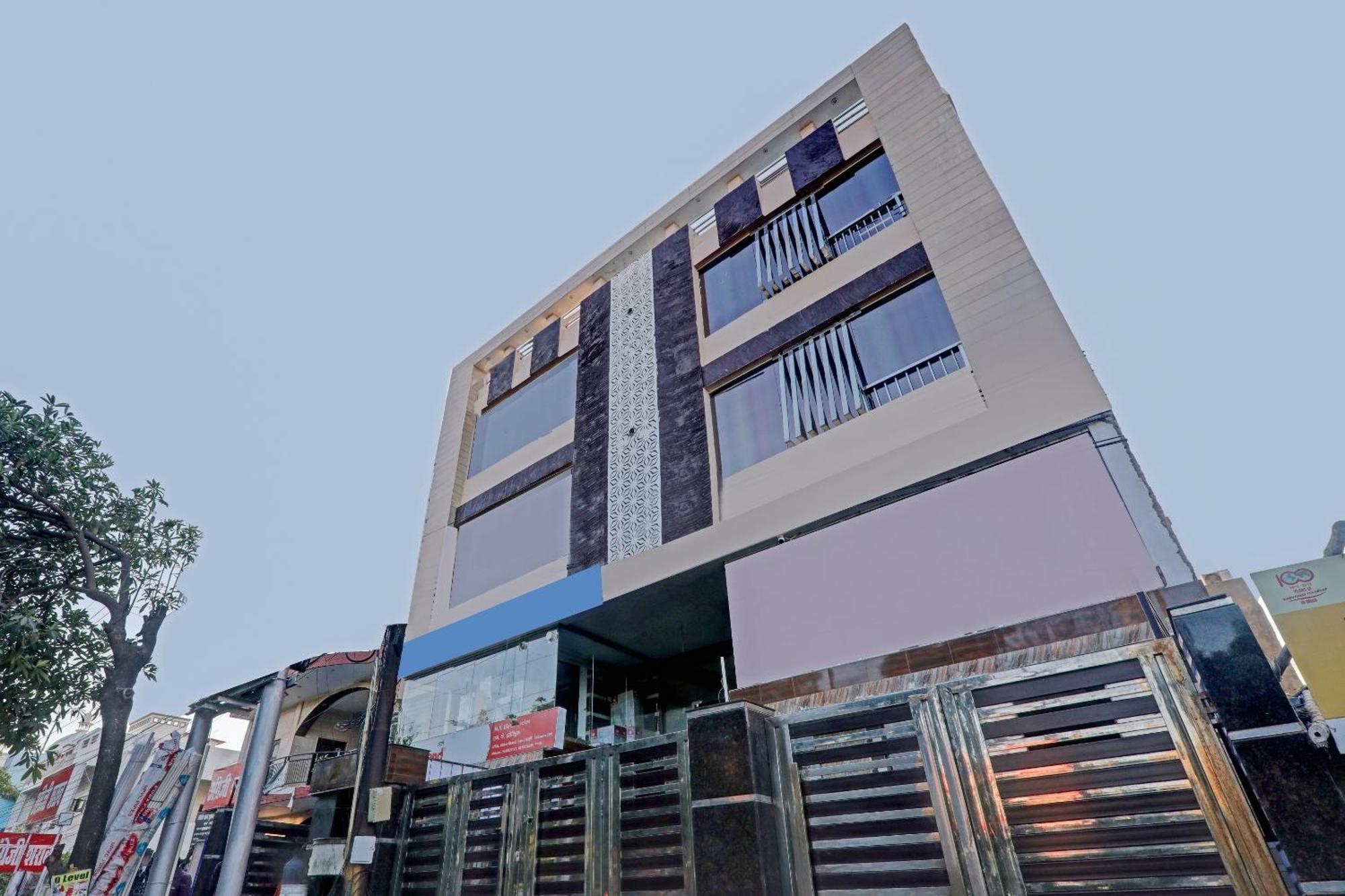 Отель Super Townhouse Riddhi Residency Лакхнау Экстерьер фото