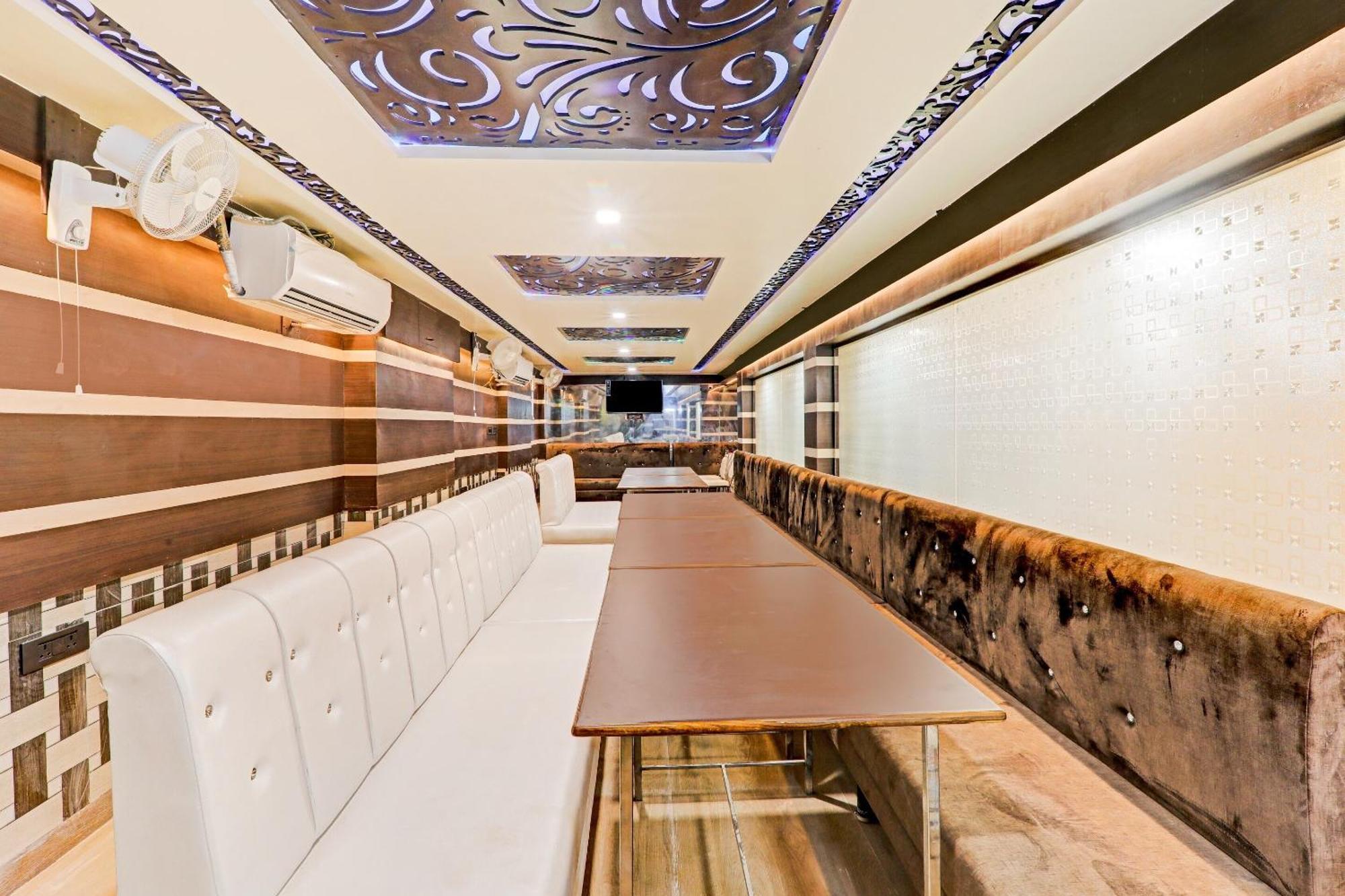 Отель Super Townhouse Riddhi Residency Лакхнау Экстерьер фото